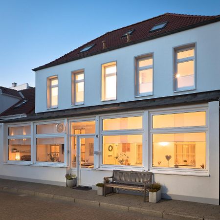 Haus Menno Janssen - Doppelzimmer Нордерней Екстериор снимка